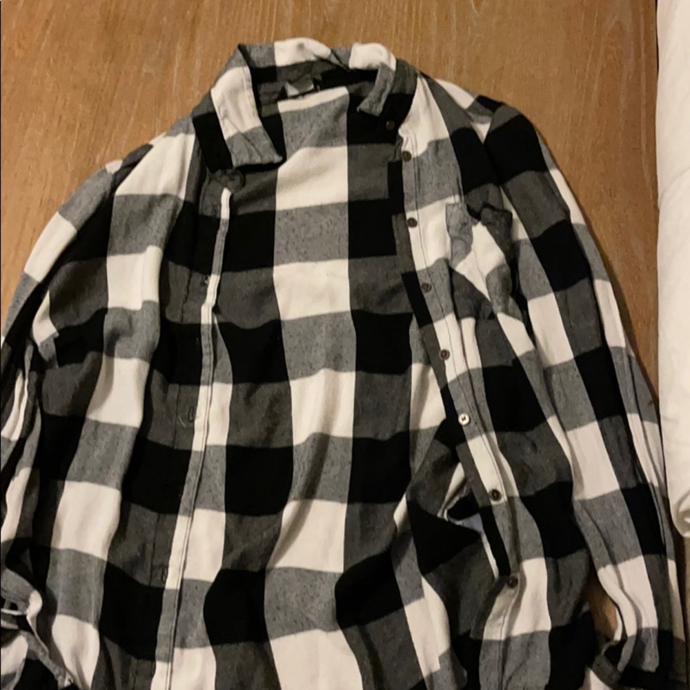 Black, white, and grey plaid button up! Super cute